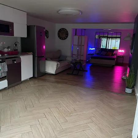 Amazing With A Private Terrace * Ла-Курнёв